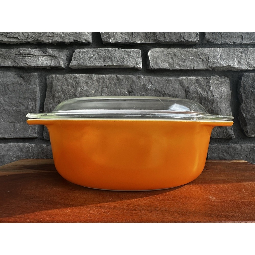Vintage Pyrex Orange Tangerine Oval Casserole Dish with Lid #043 - 1.5 Qt - EUC